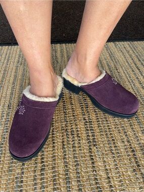 UGG new solvang Purple Suede Shearling-Lined Slip-On Clogs new in box